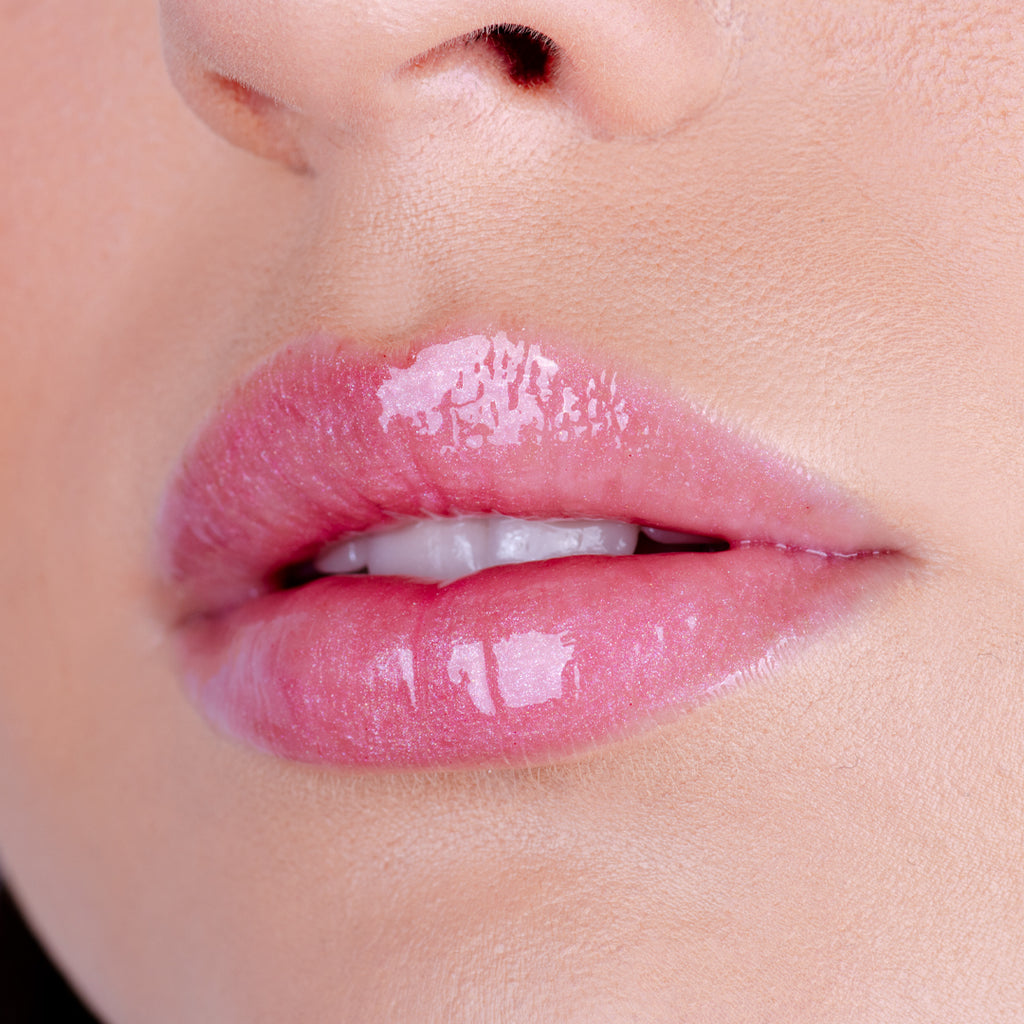 LIP GLOSS ME EFEKT ZMADHUES NR.03 – PUTHJE TË AKULLTA